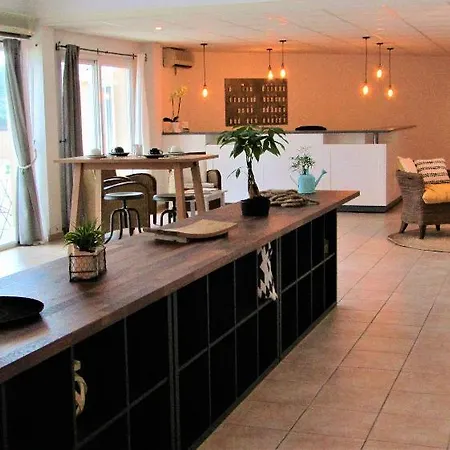 Aparthotel Garden & Les Bastides De